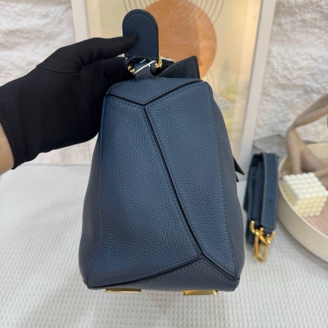 Pre-owned Authentic Loewe Puzzle Medium Dark Navy Grained 30cm