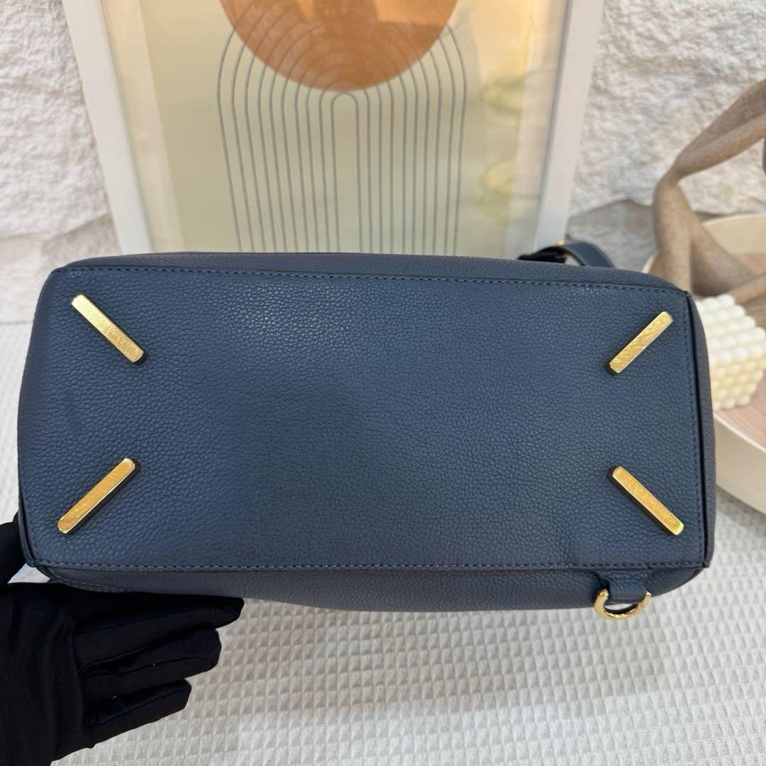 Pre-owned Authentic Loewe Puzzle Medium Dark Navy Grained 30cm