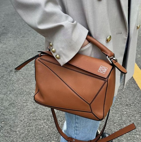 Authentic Loewe Puzzle Bag Medium — Classic Tan | Excellent