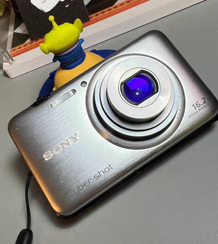 Sony Cyber-Shot DSC-WX9 16.2 MP Exmor R CMOS Digital Still Camera