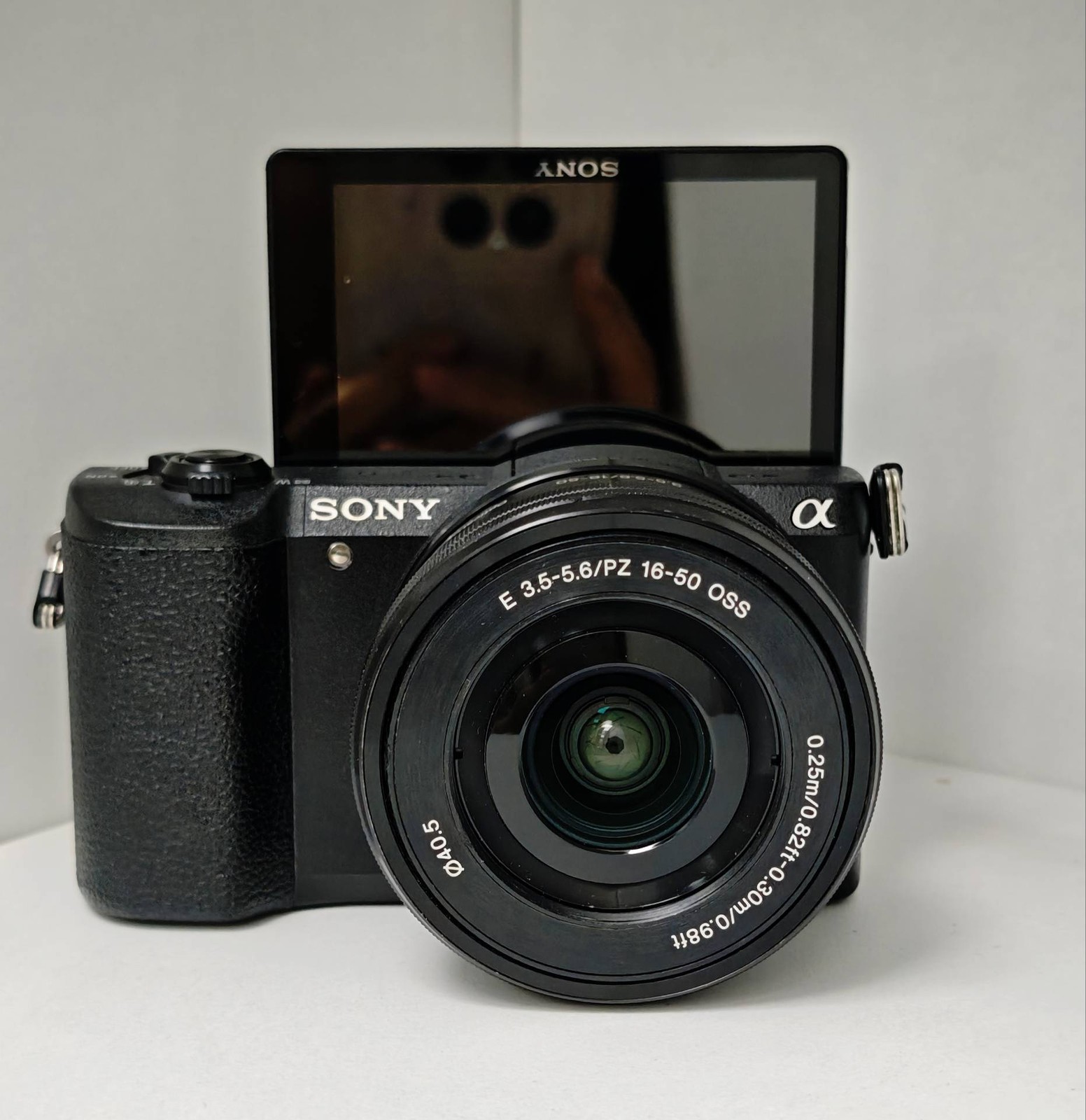 Sony Alpha a5100 Mirrorless Lightweight 16-50mm Lens English