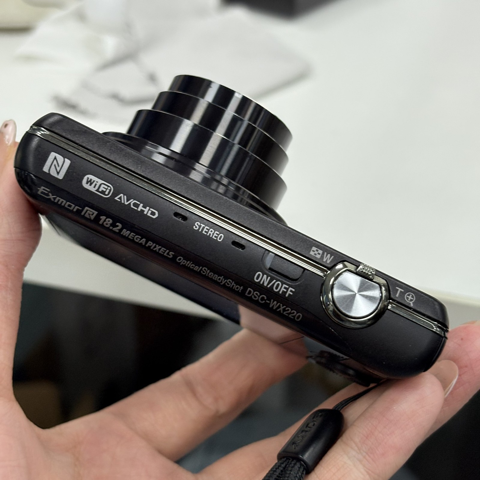 Sony Cyber-Shot DSC-WX220 18.2 MP Digital Camera 10X Zoom Black