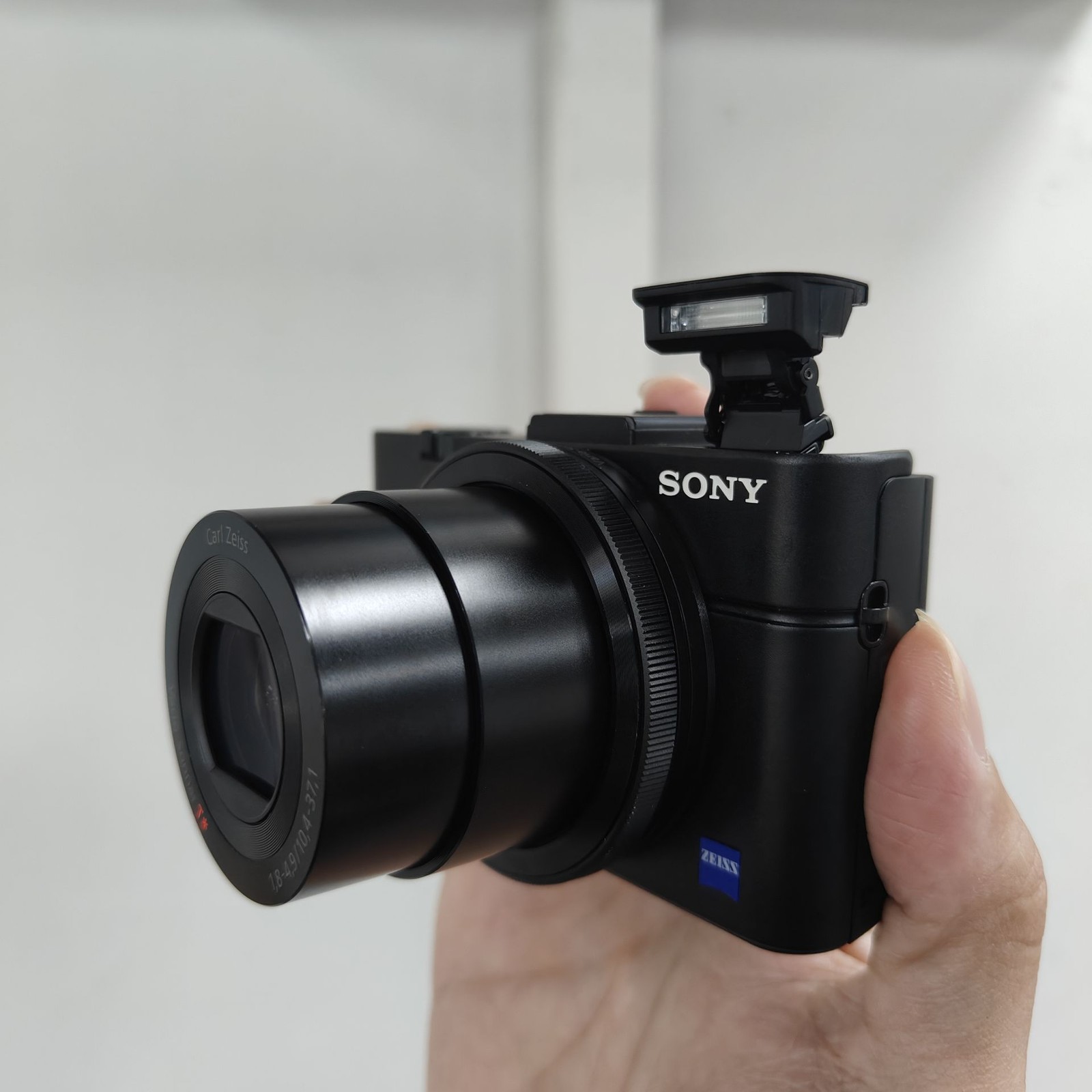 SONY DSC-RX100 II Mark 2 20.2MP 3.6x Zoom Digital Camera English