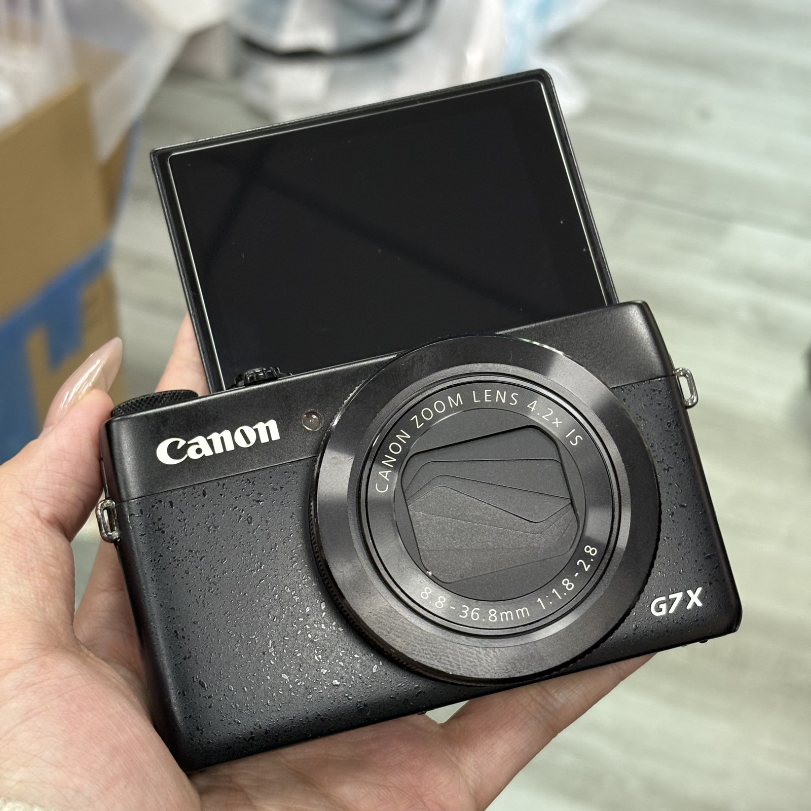 Canon PowerShot G7X Mark I Digital Camera 4.2x w/Charger & Battery