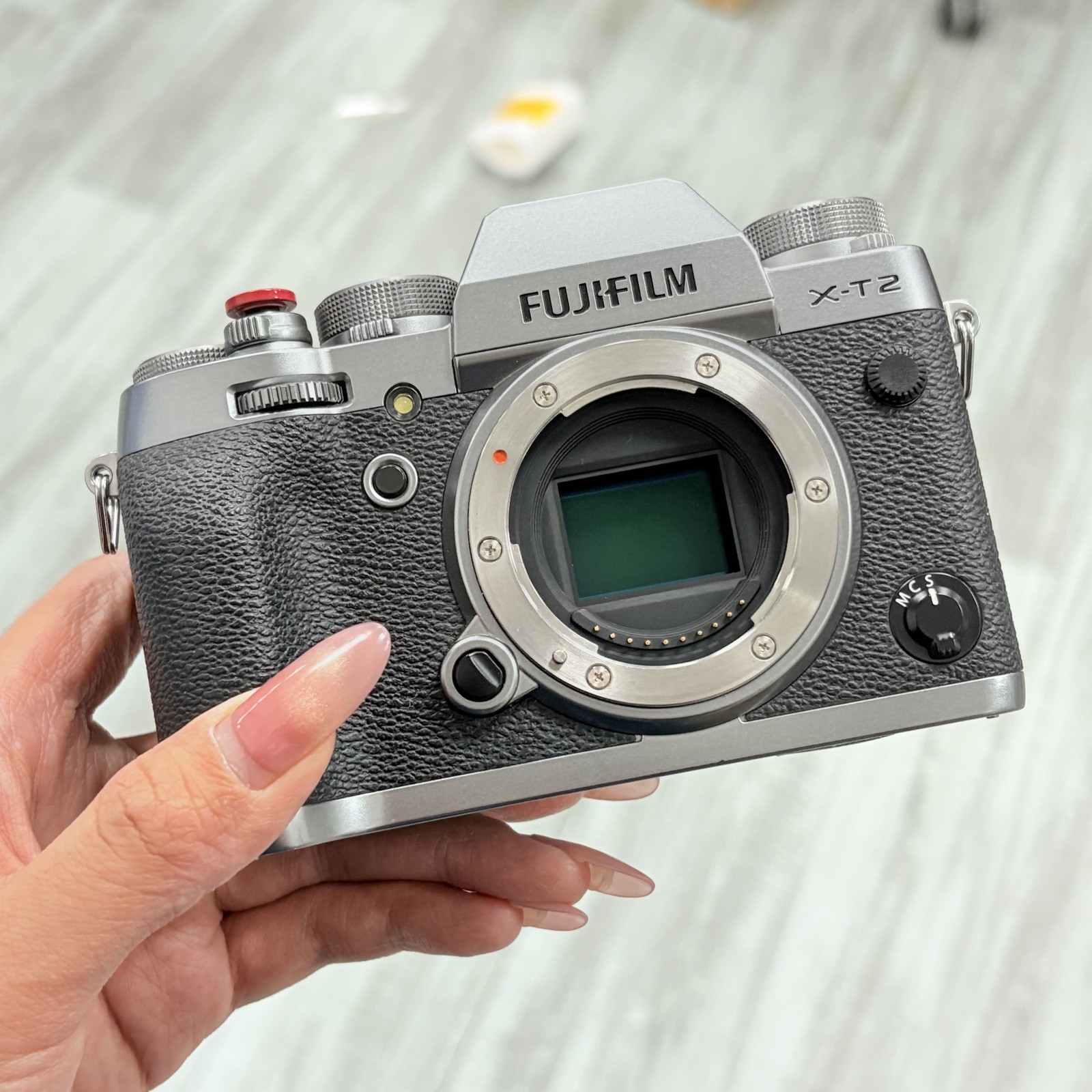 Fujifilm X-T2 XT2 Silver 24.3MP Digital Mirrorless Camera W