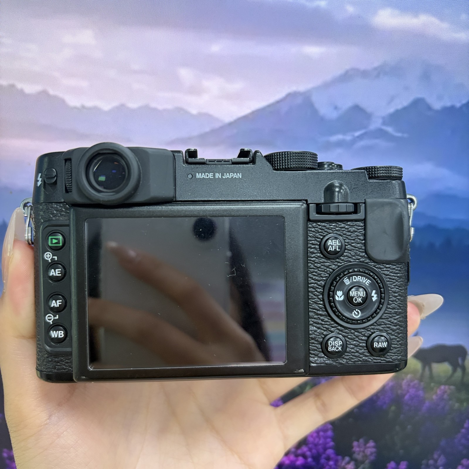 FUJIFILM X10 12MP Digital Camera with 12 Megapixel Optical Zoom