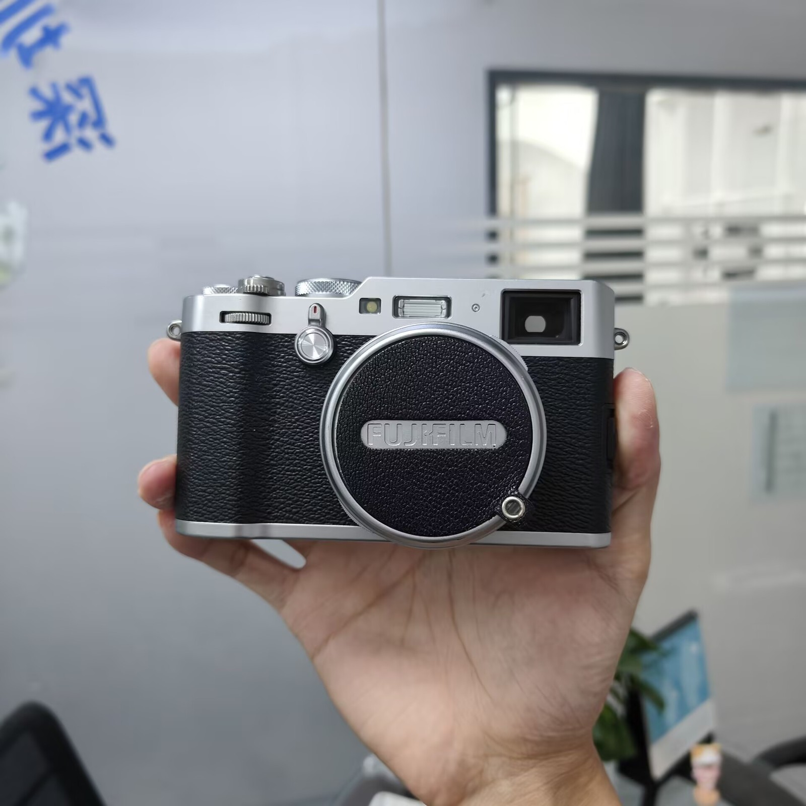 Fujifilm X100F 24.3 MP APS-C Digital Camera w/23mm f2 Lens - 95