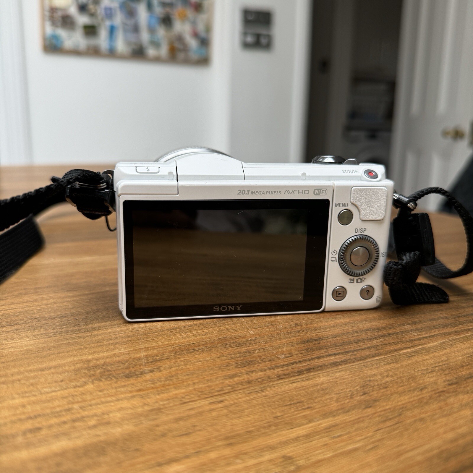 Sony A5000 20.1mp 3 Inch 1080p WiFi 16-50mm Lens Compact Camera