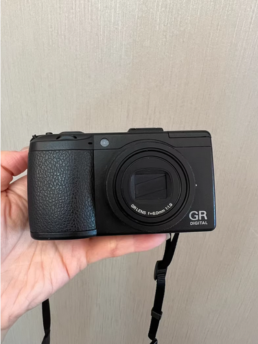 RICOH GR DIGITAL III 3 Digital Camera W/10.0 Megapixel CCD Sensor