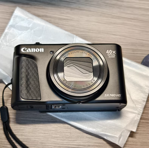 Canon PowerShot SX740 HS Zoom Lens 40x 20.30MP Black Compact