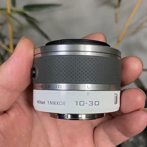 nikon1 j5 本体+NIKKOR 10-30mm 3.5-5.6 VR 71B6yTONwKL._UF350,350_QL50_.jpg
