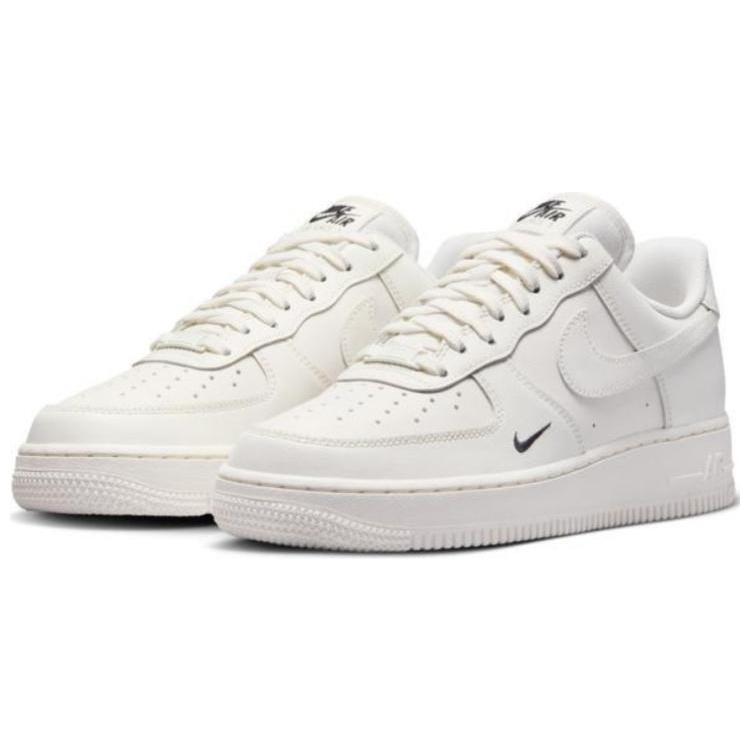 NIKE エアフォース1 Essential \